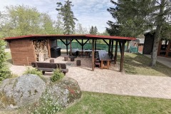 Griloviště - Kryté posezení s grilem a ohništěm